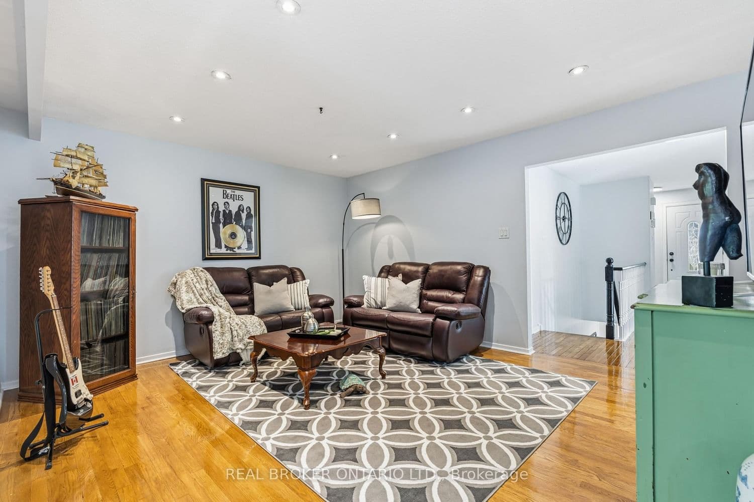 2873 Inlake Court thumbnail 7