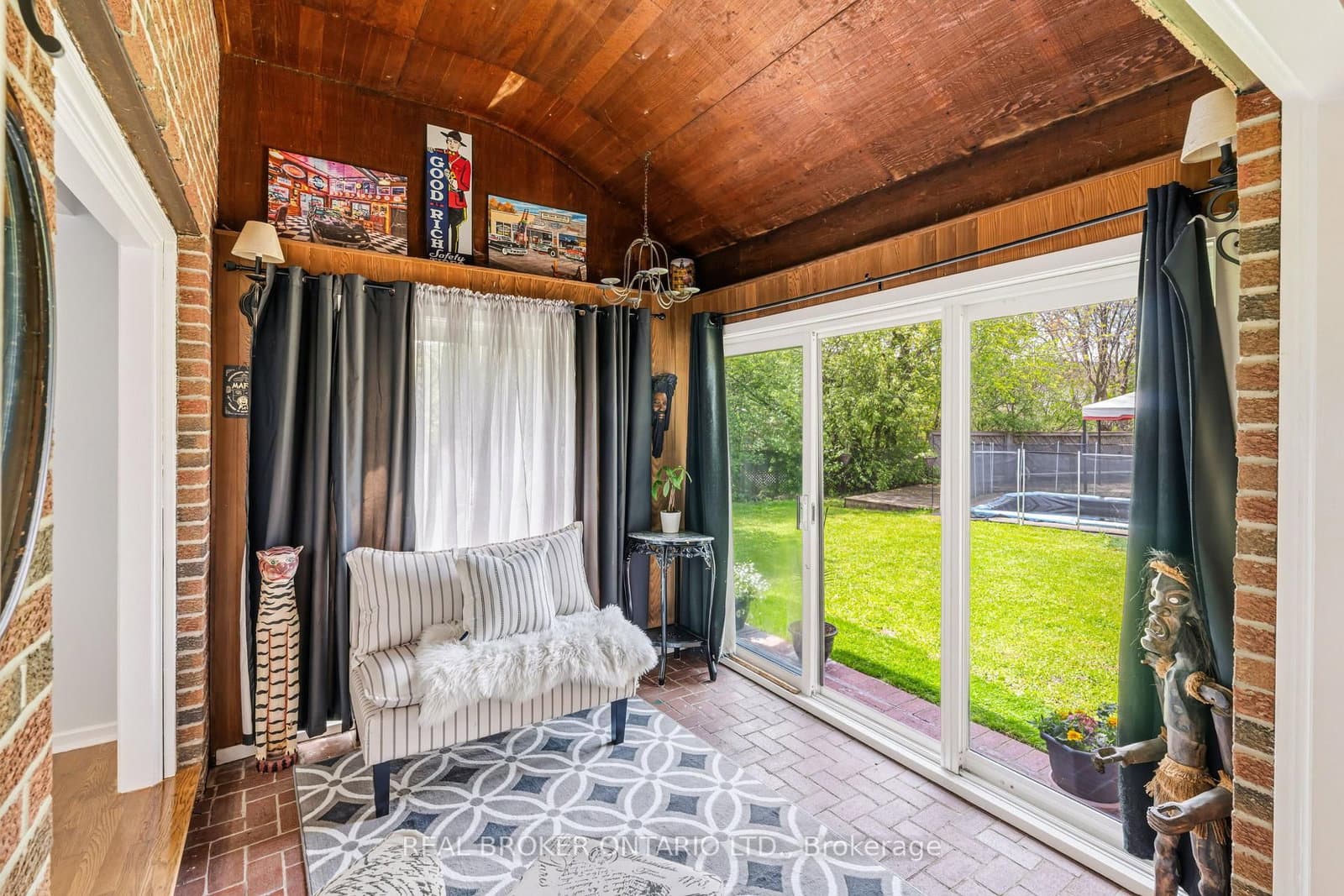 2873 Inlake Court thumbnail 9