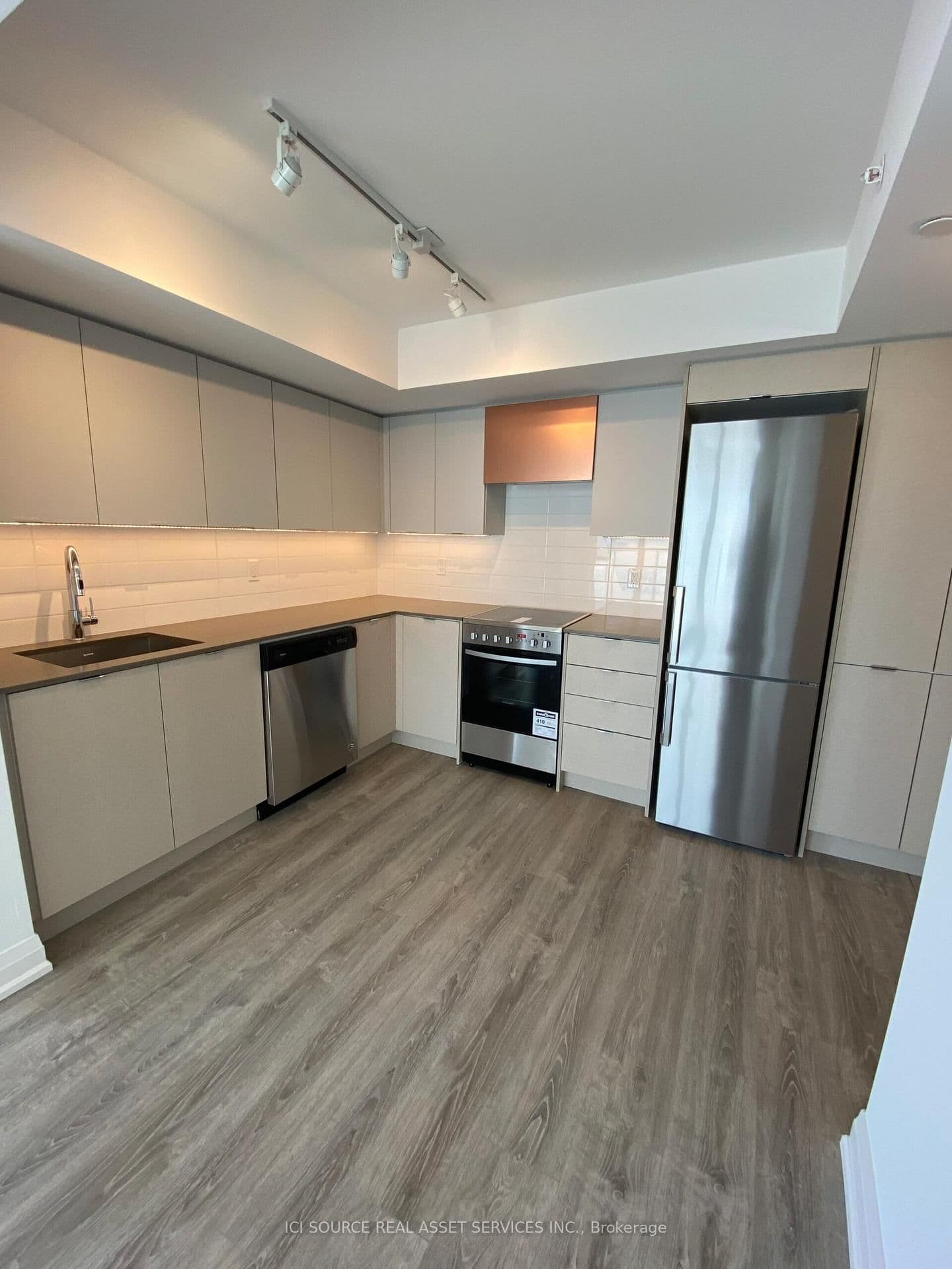 30 Gibbs Road, Unit 1009 thumbnail 10