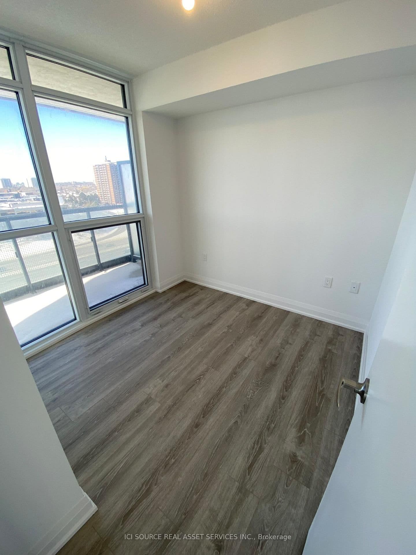 30 Gibbs Road, Unit 1009 thumbnail 16