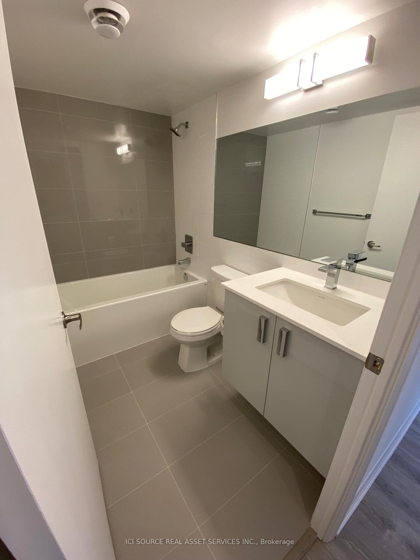 30 Gibbs Road, Unit 1009 thumbnail 18