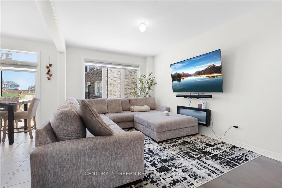 384 Kennedy Circle W thumbnail 12