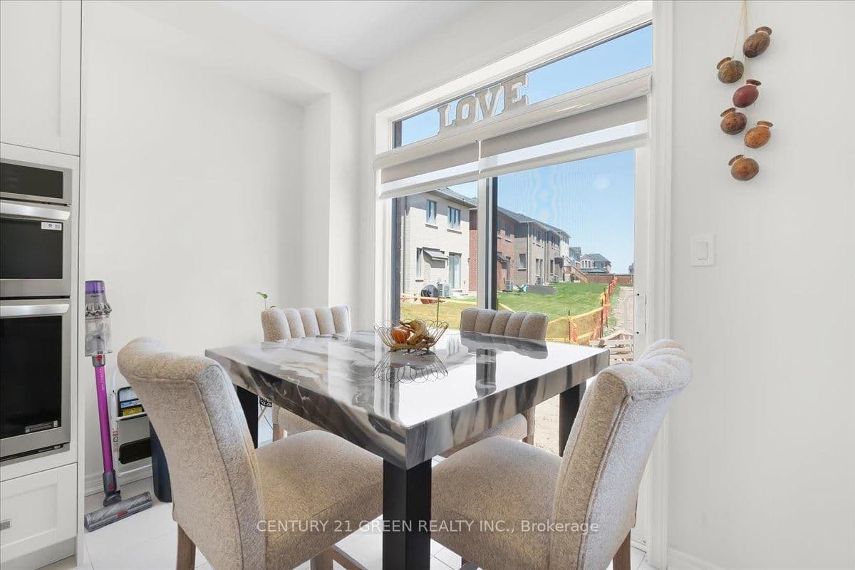 384 Kennedy Circle W thumbnail 14