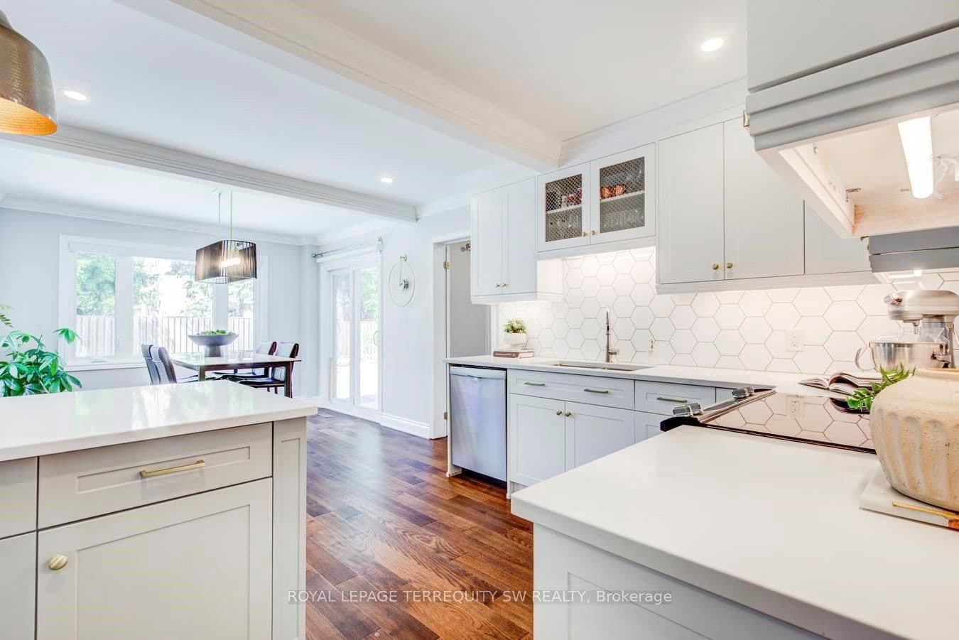 2025 Parklane Crescent thumbnail 14