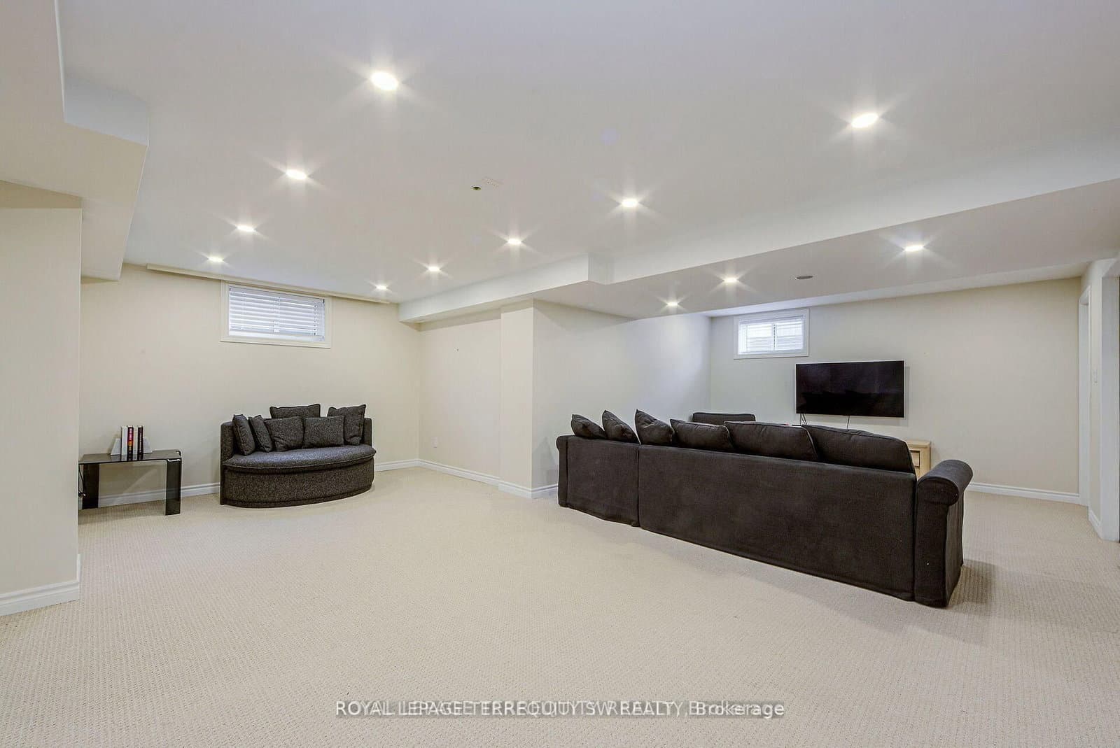 2025 Parklane Crescent thumbnail 38