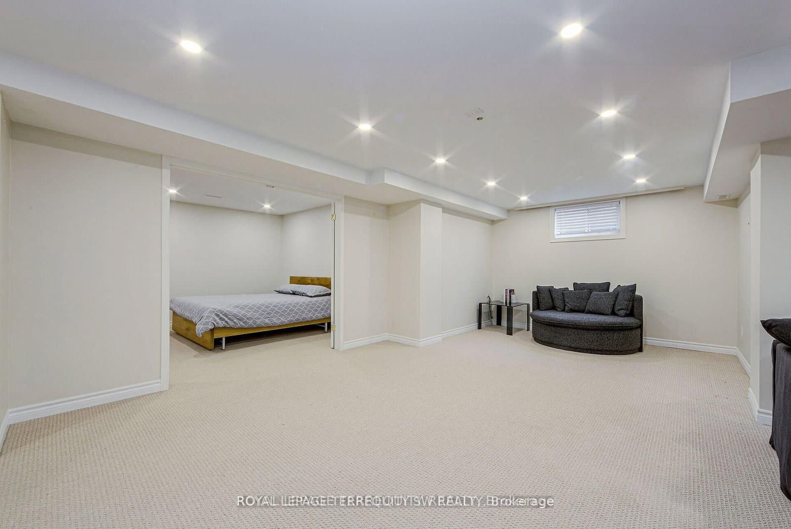 2025 Parklane Crescent thumbnail 40