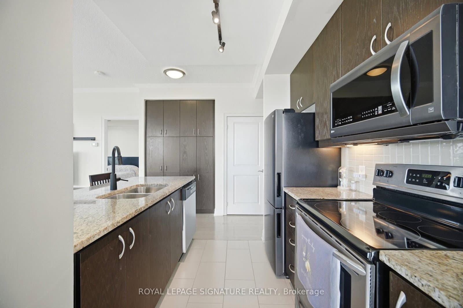 100 John Street N, Unit 1206 thumbnail 8