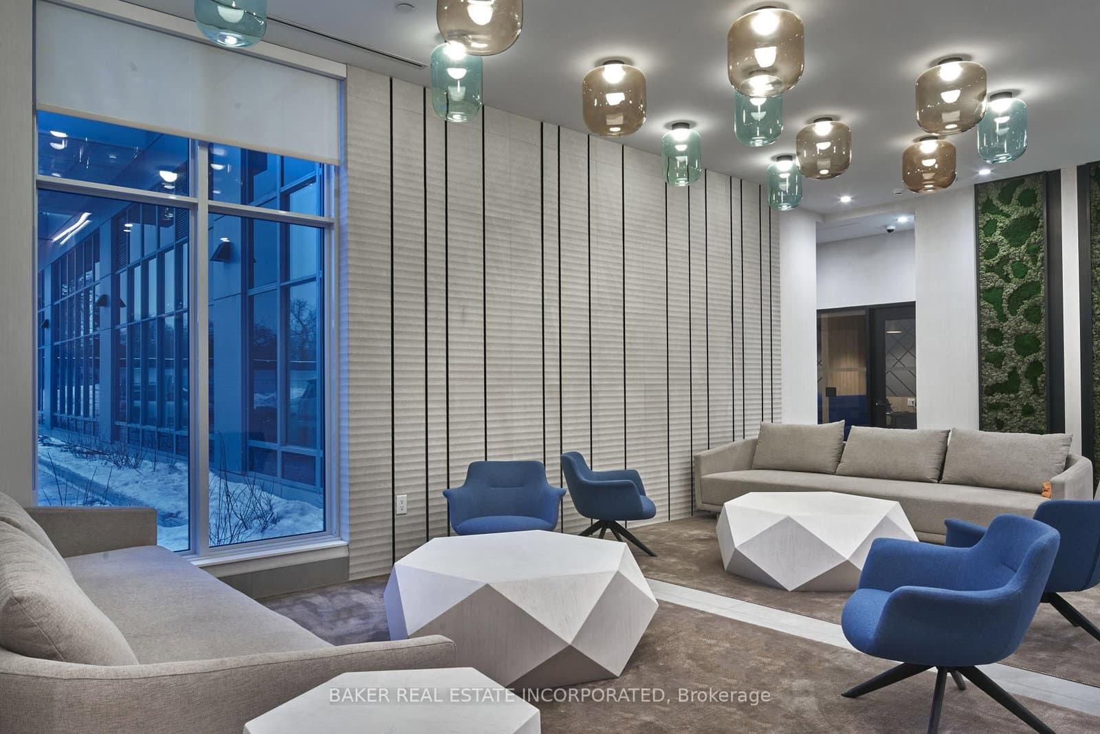 500 Plains Road E, Unit 318 thumbnail 4