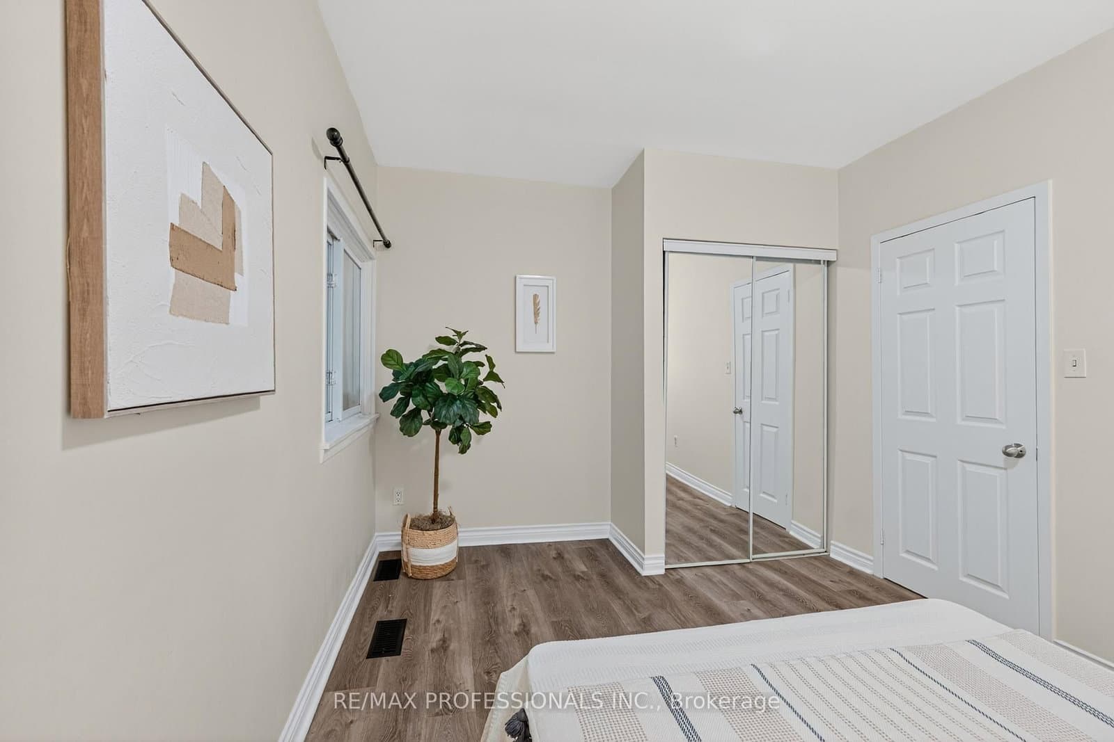 278 Caledonia Road thumbnail 13