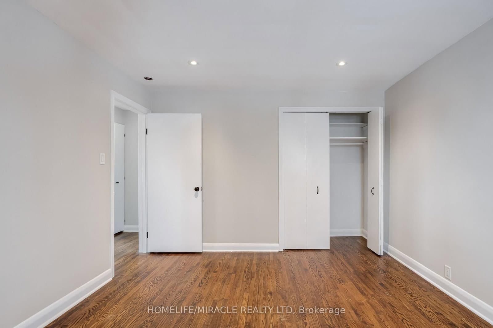 34 Elizabeth Street S, Unit A thumbnail 12