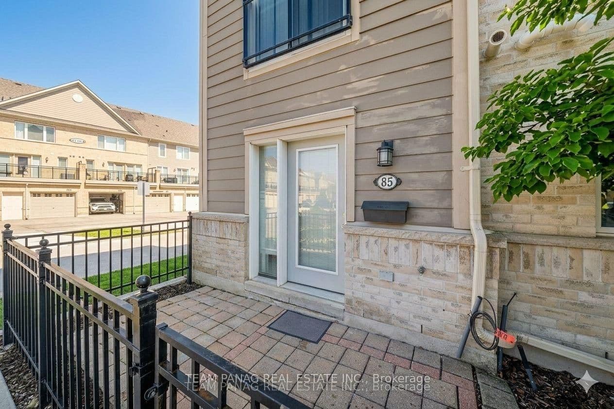 60 Fairwood Circle, Unit 85 thumbnail 2