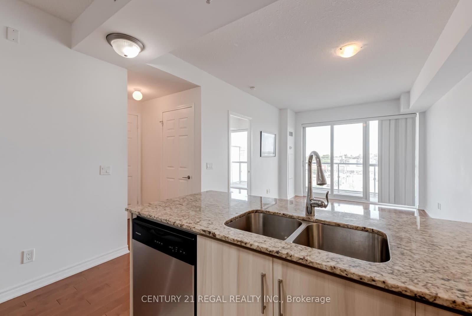 15 James Finlay Way, Unit 710 thumbnail 16