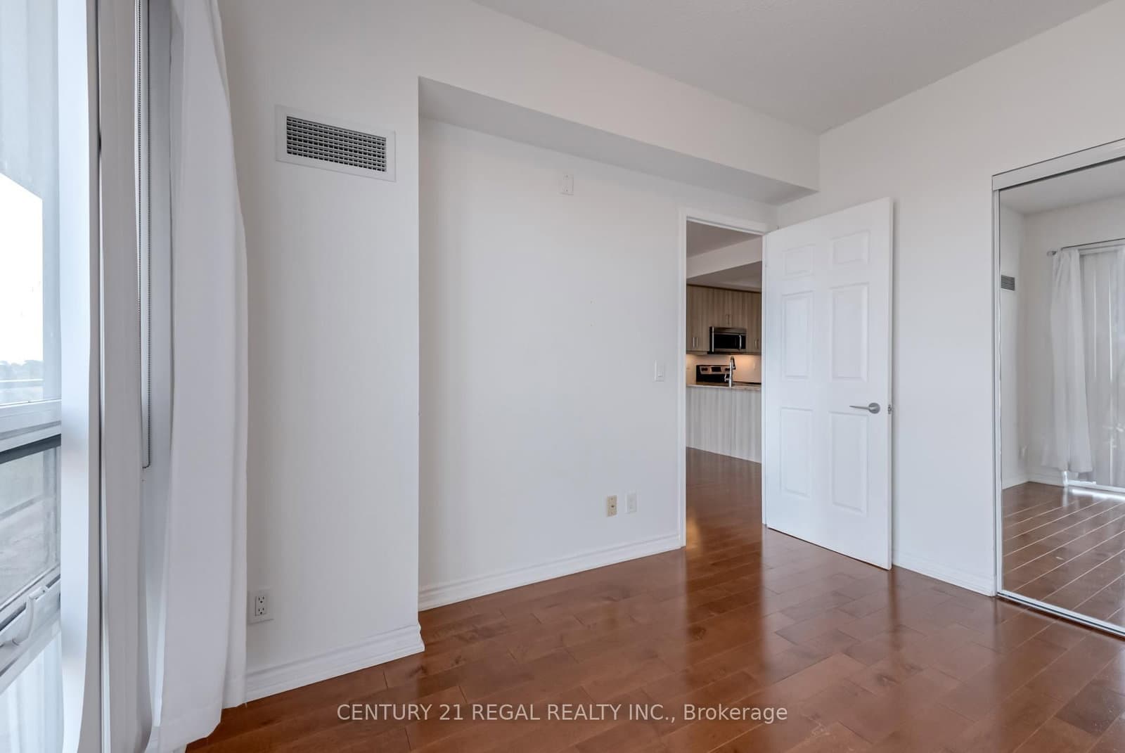 15 James Finlay Way, Unit 710 thumbnail 20