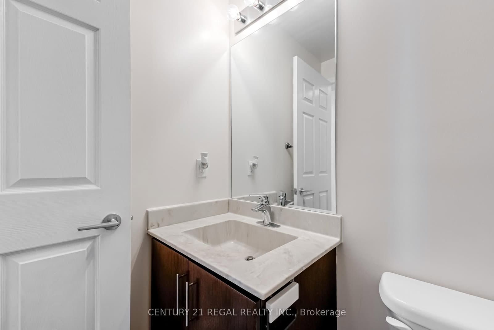15 James Finlay Way, Unit 710 thumbnail 32