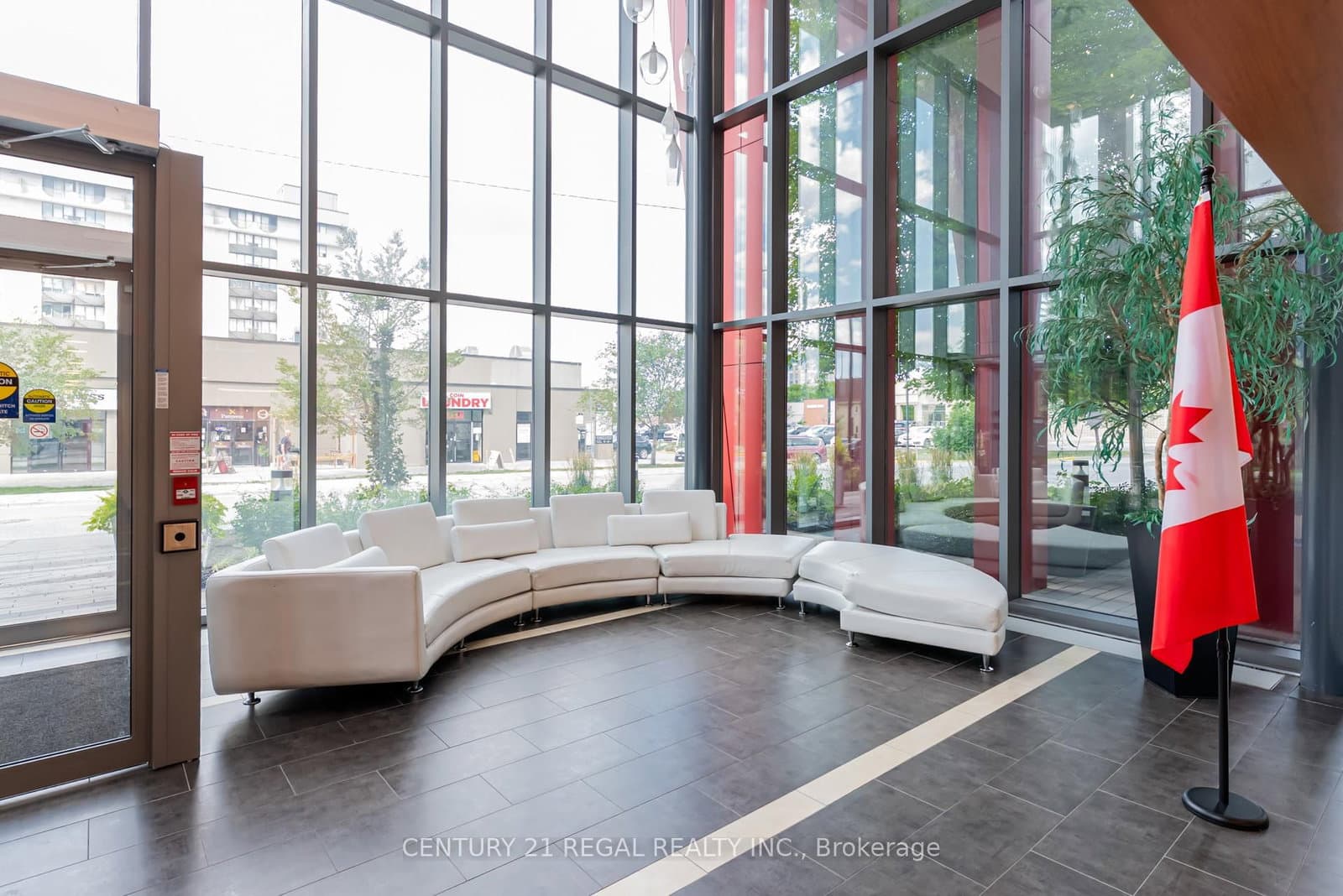 15 James Finlay Way, Unit 710 thumbnail 5