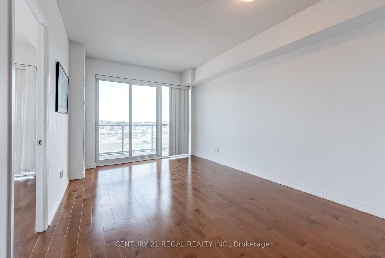 15 James Finlay Way, Unit 710 thumbnail 8