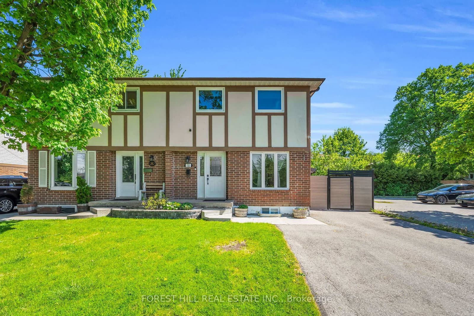 52 Mcmurchy Avenue S - Image 1