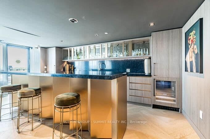 395 DUNDAS Street W, Unit 504 thumbnail 18