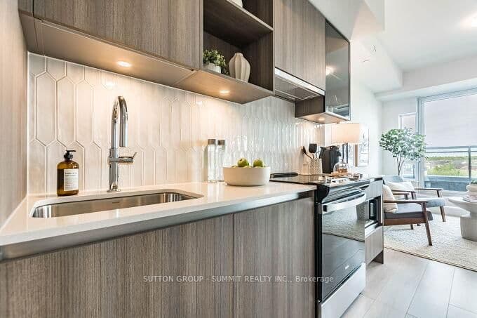 395 DUNDAS Street W, Unit 504 thumbnail 3