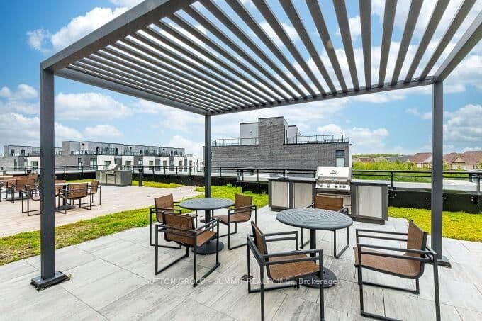395 DUNDAS Street W, Unit 504 thumbnail 32