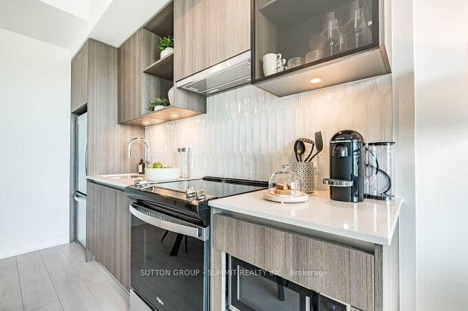 395 DUNDAS Street W, Unit 504 thumbnail 5