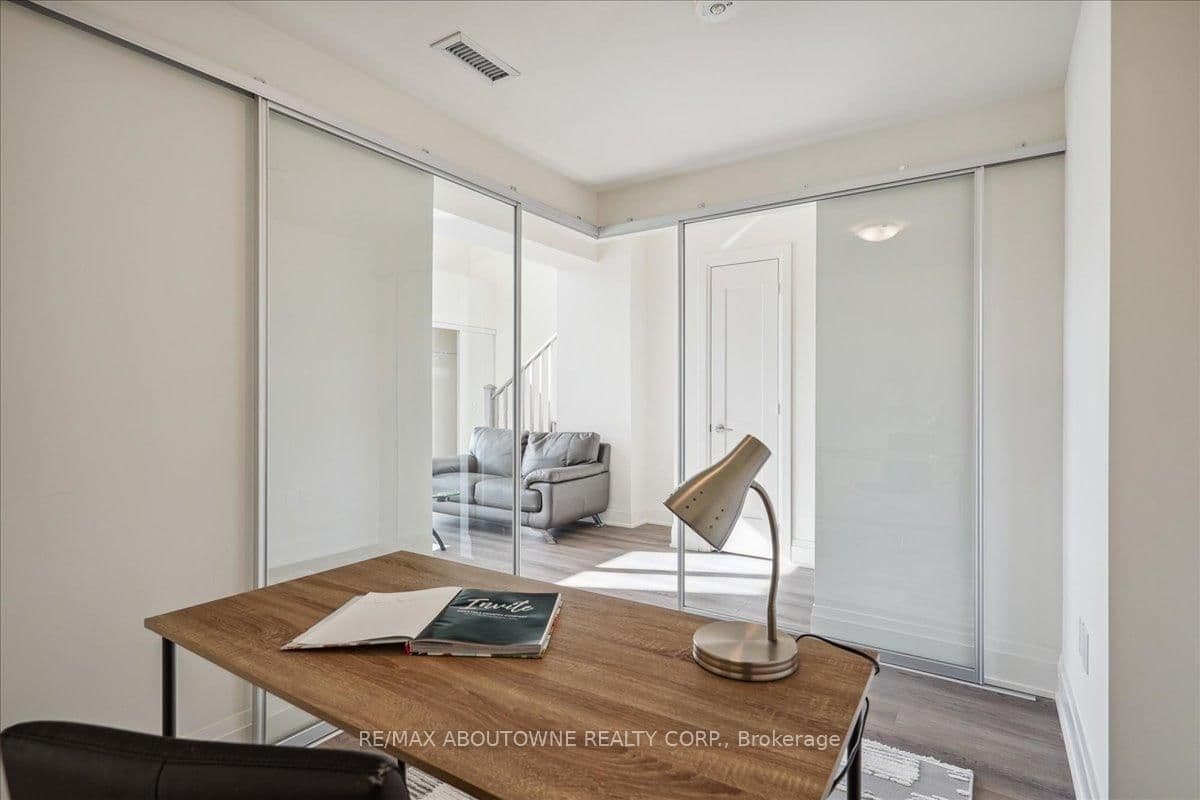 509 Dundas Street W, Unit 103 thumbnail 10