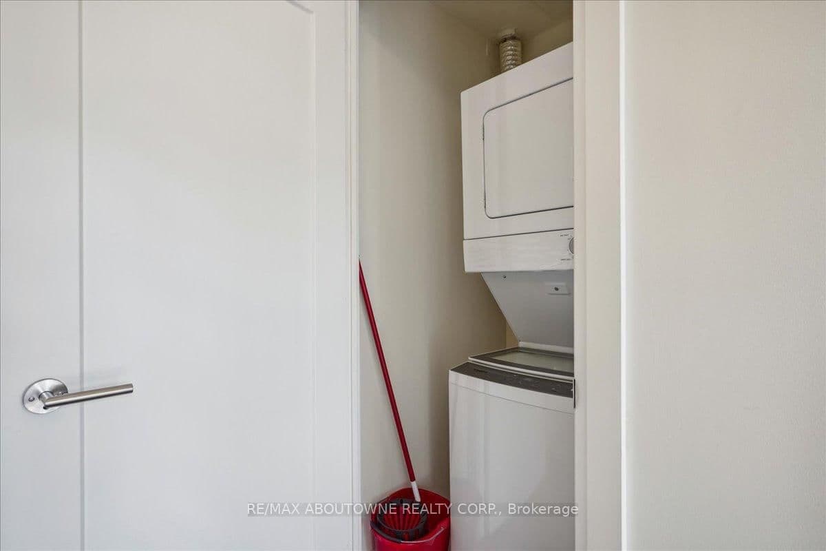 509 Dundas Street W, Unit 103 thumbnail 19