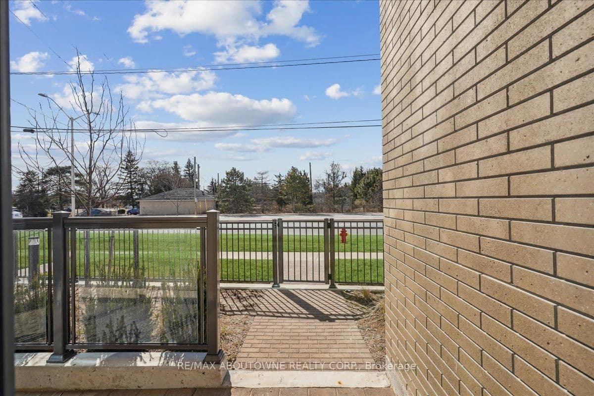 509 Dundas Street W, Unit 103 thumbnail 20