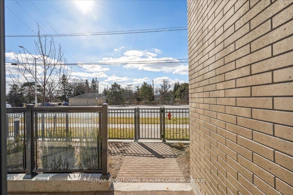 509 Dundas Street W, Unit 103 thumbnail 21