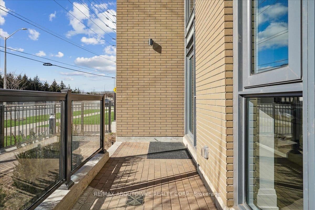 509 Dundas Street W, Unit 103 thumbnail 24