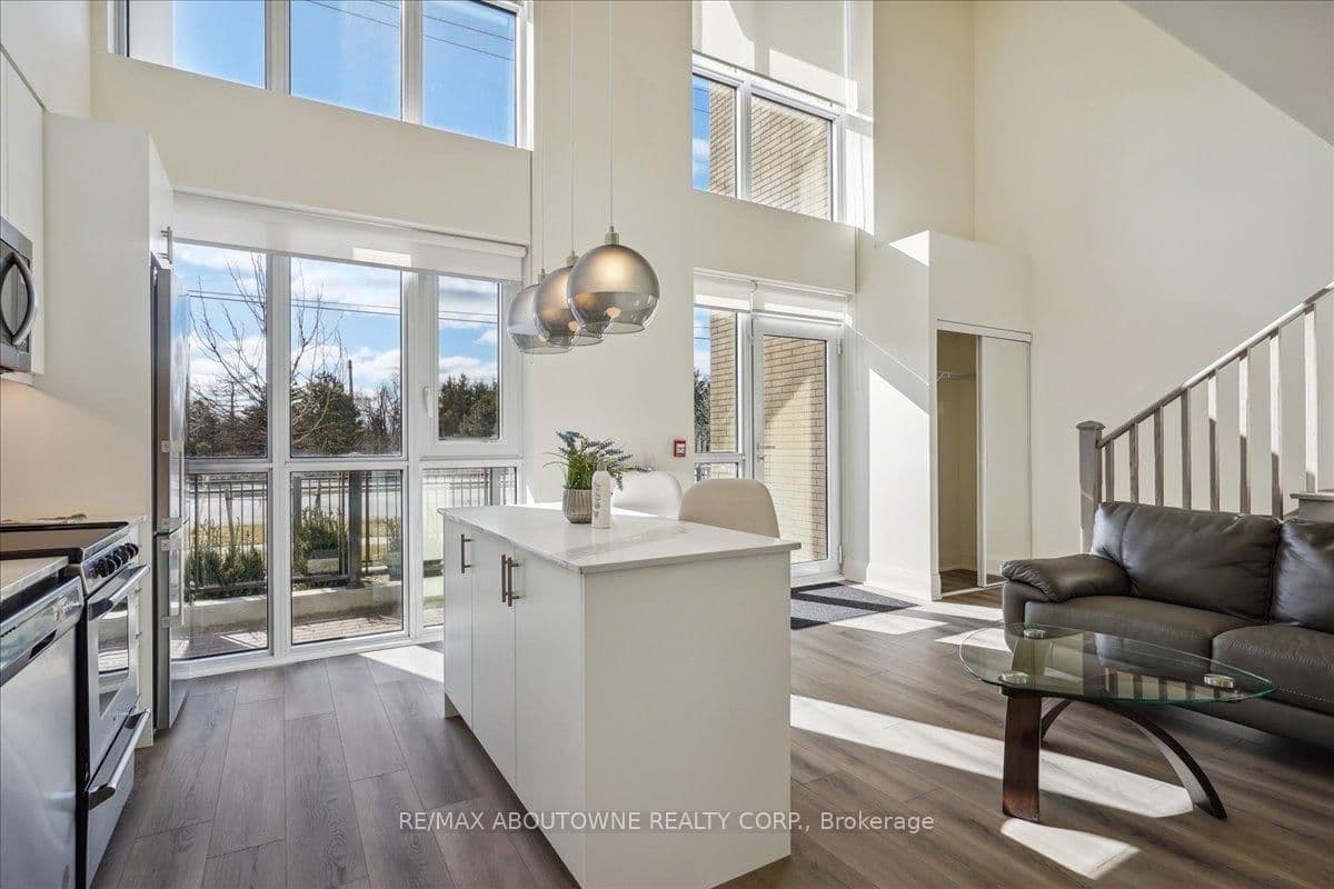 509 Dundas Street W, Unit 103 thumbnail 3