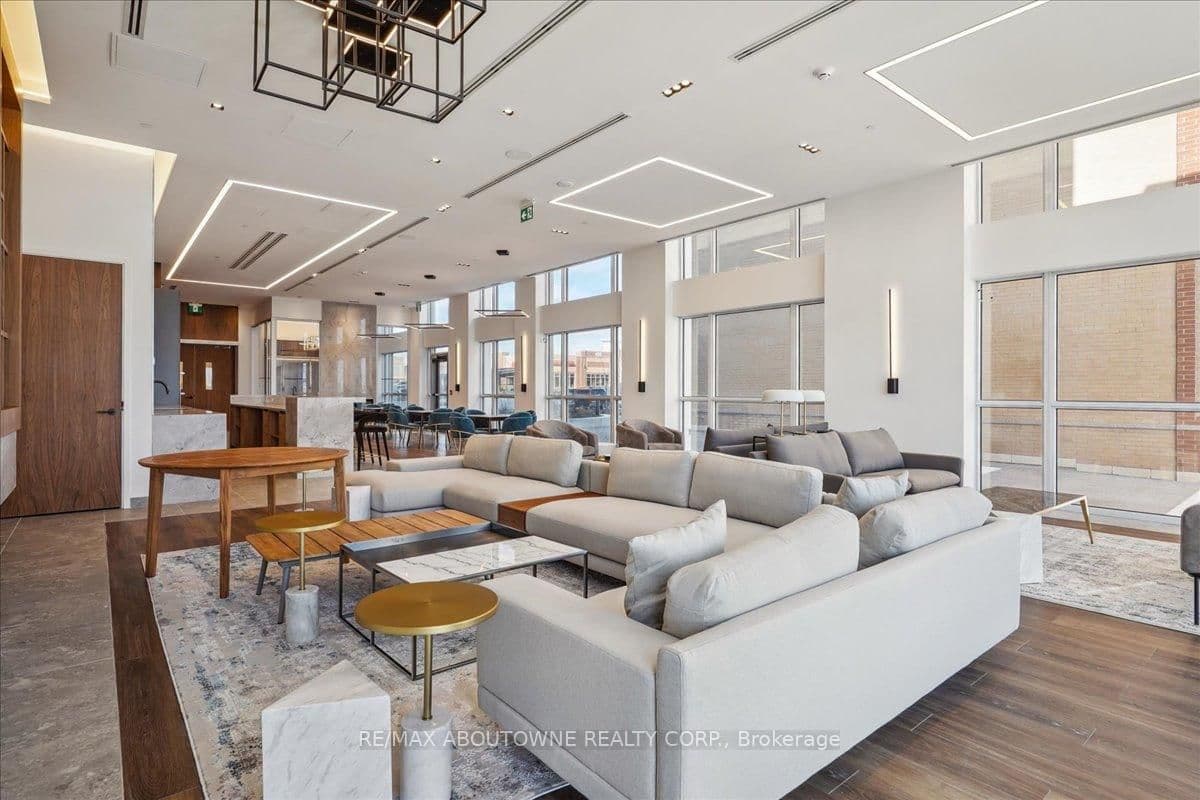 509 Dundas Street W, Unit 103 thumbnail 36