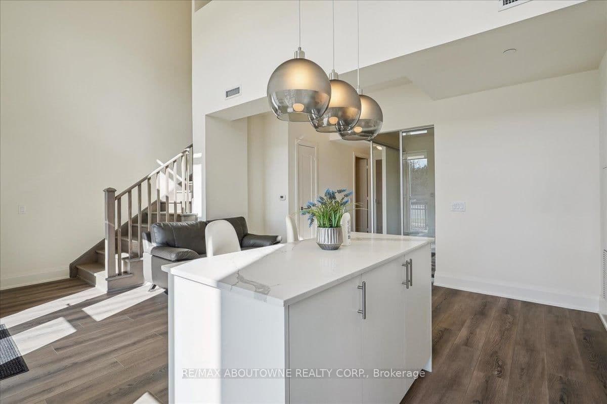 509 Dundas Street W, Unit 103 thumbnail 6