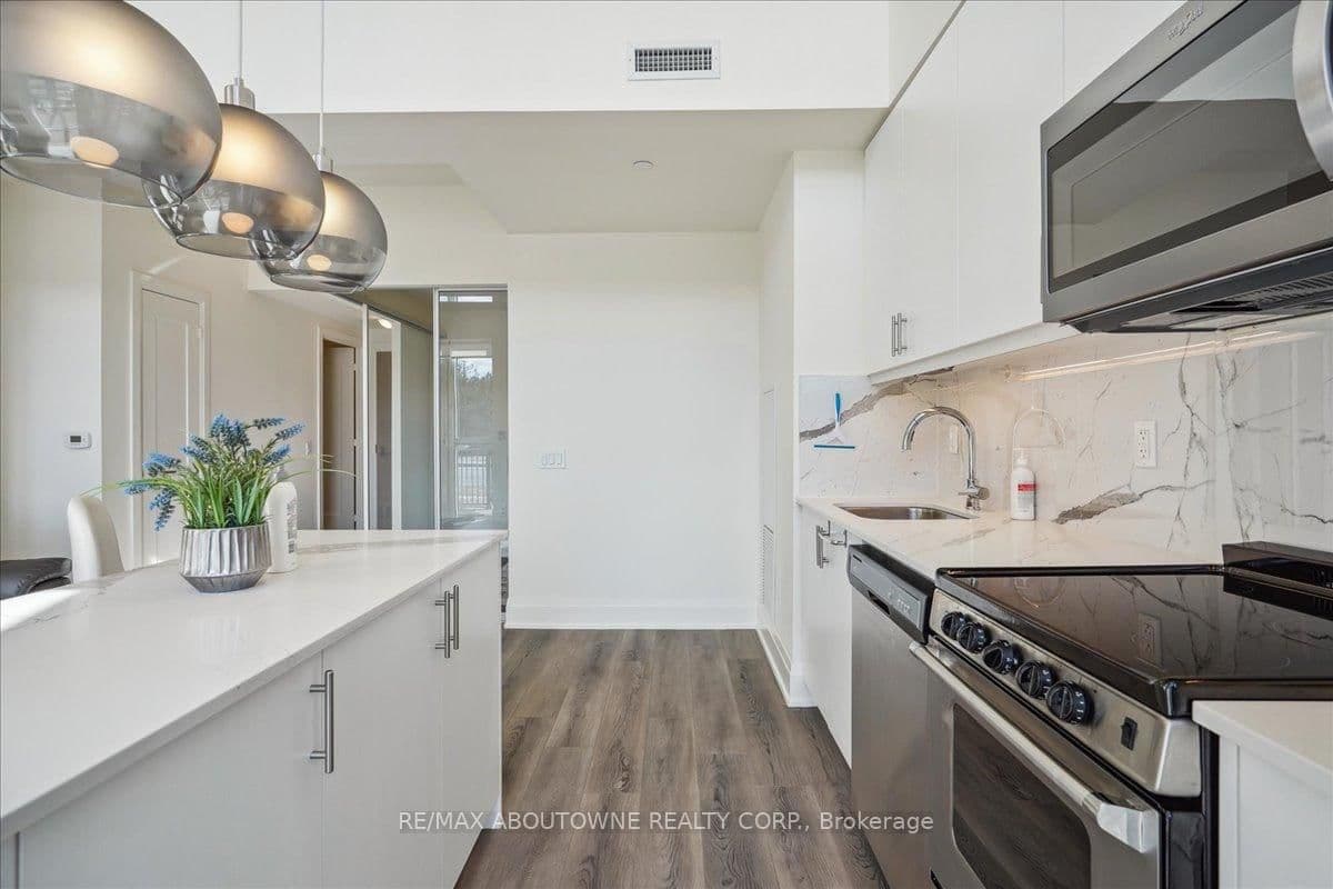 509 Dundas Street W, Unit 103 thumbnail 8
