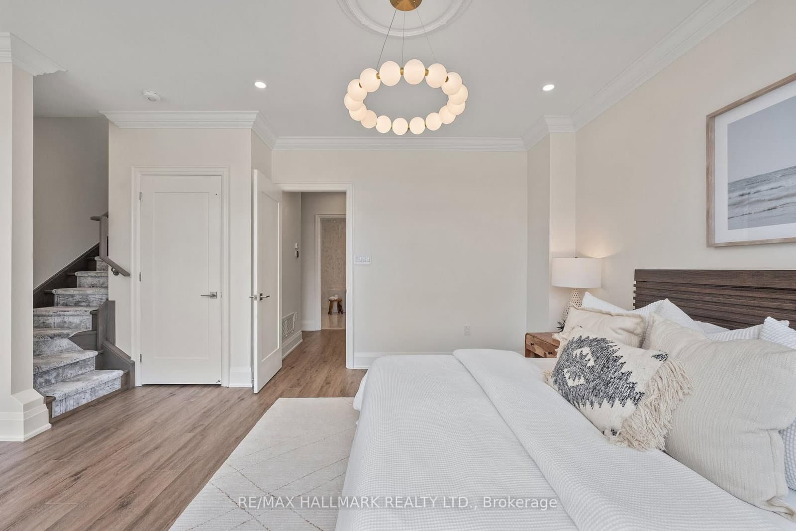 129 High Street W thumbnail 29