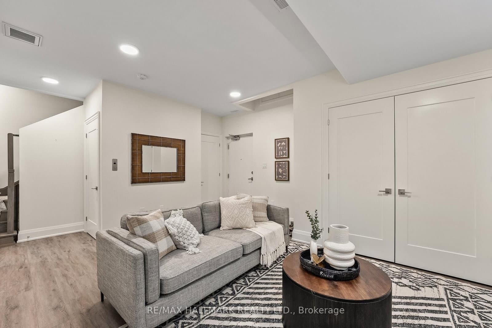129 High Street W thumbnail 41