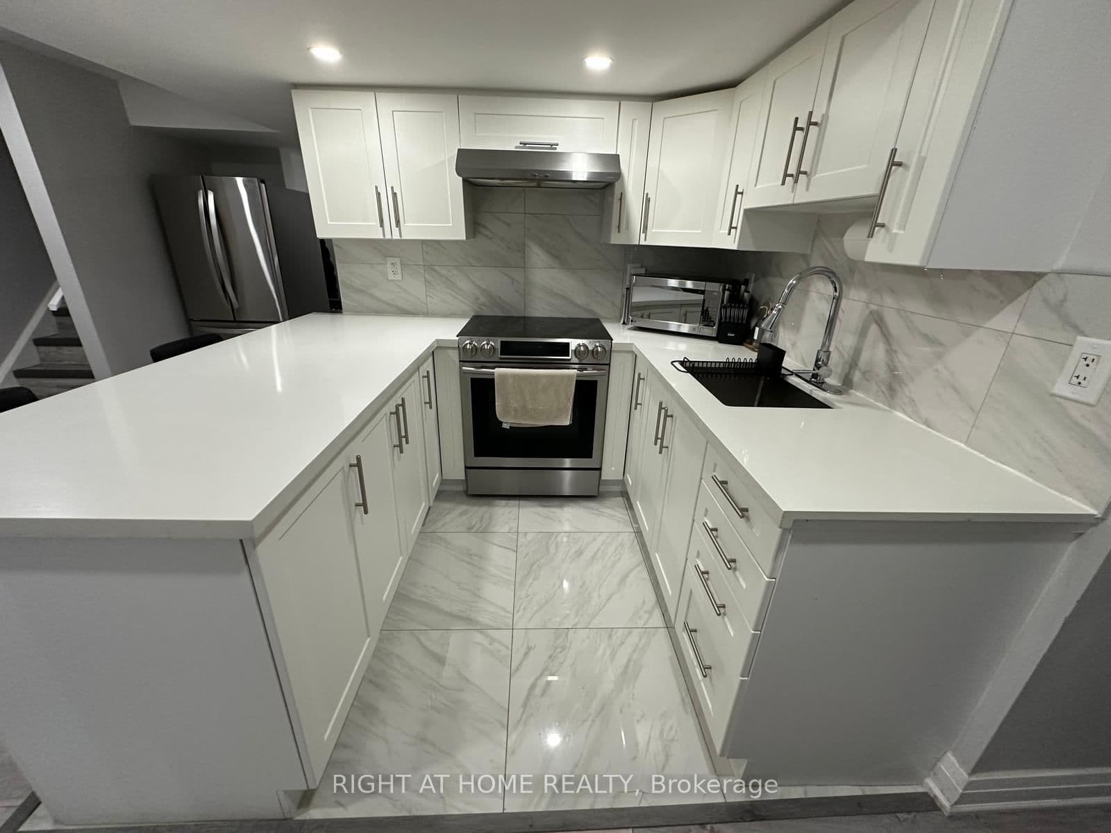 1015 Mccuaig Drive thumbnail 17