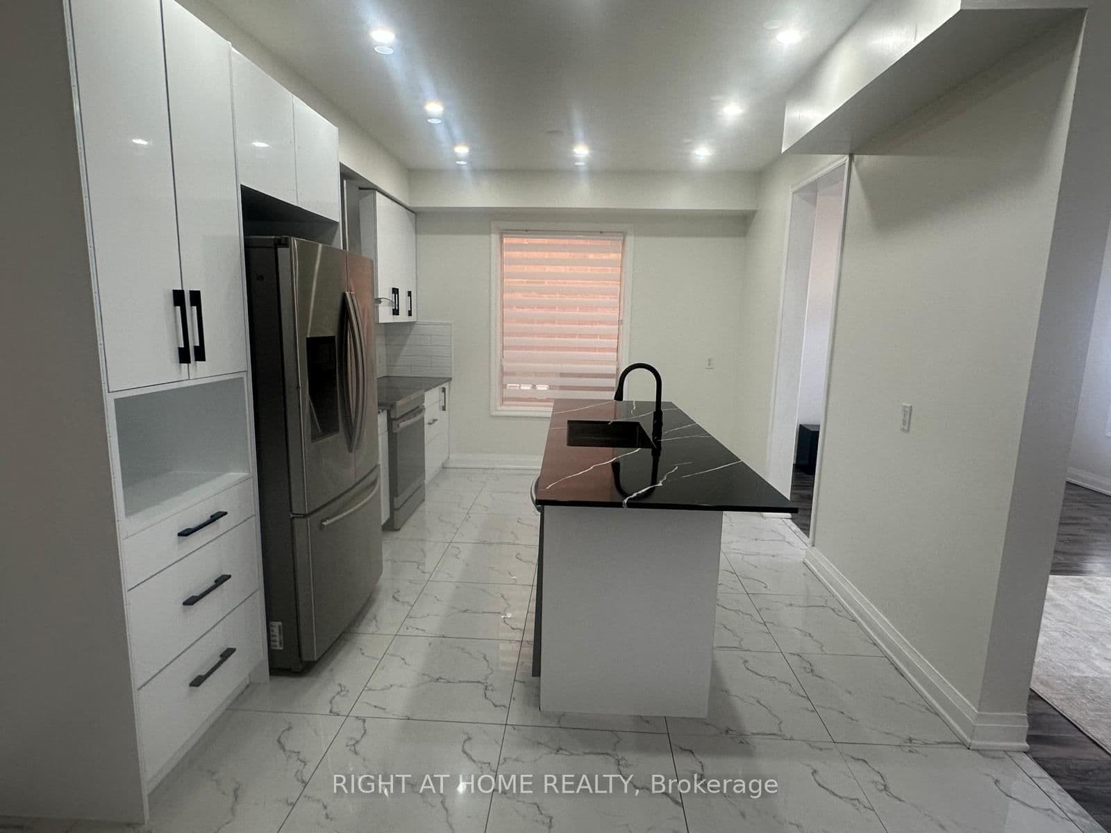 1015 Mccuaig Drive thumbnail 4