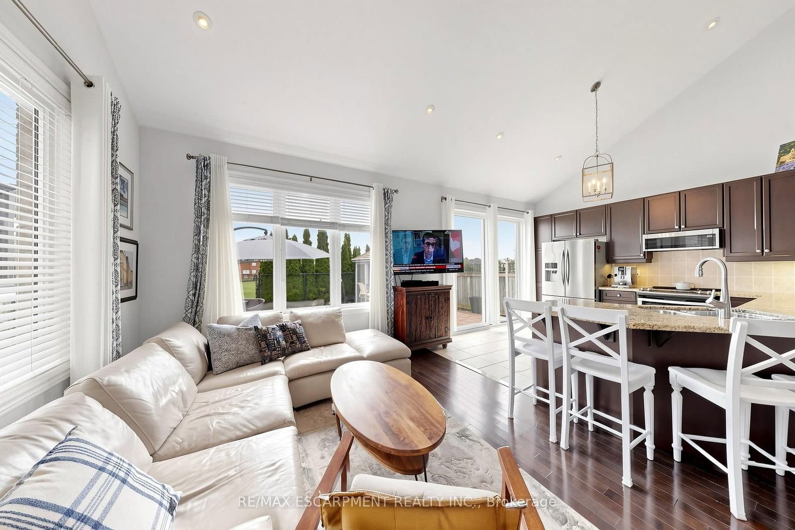 4176 Saunders Crescent thumbnail 10