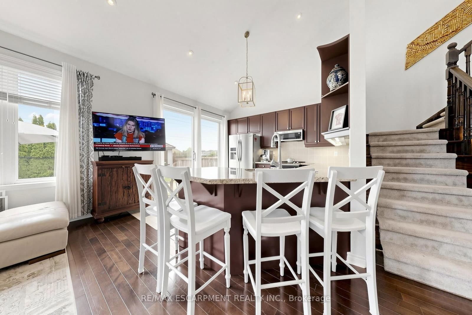 4176 Saunders Crescent thumbnail 12