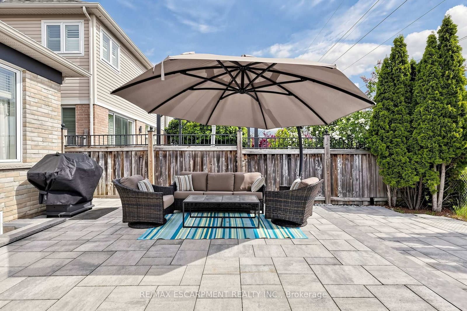 4176 Saunders Crescent thumbnail 45