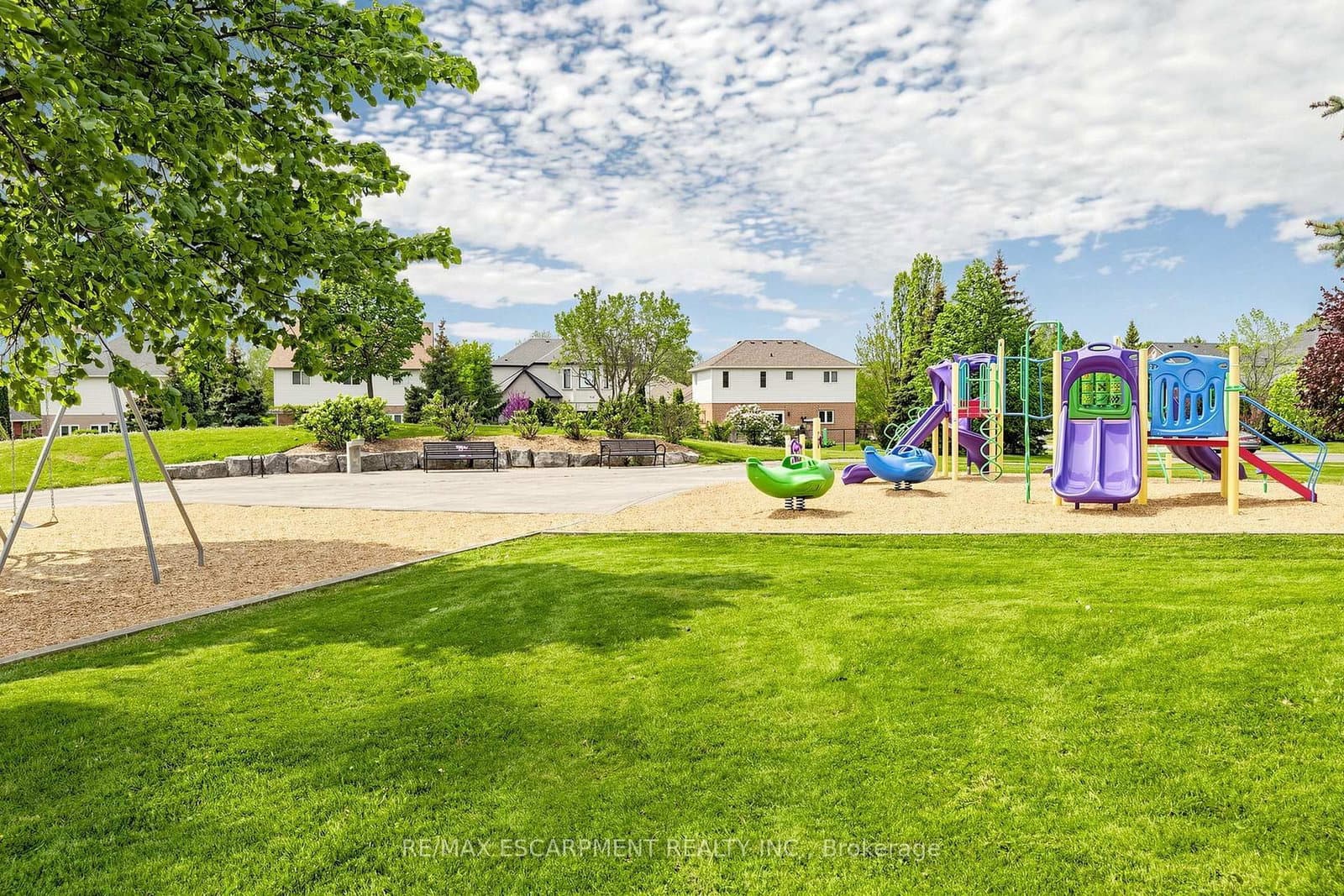 4176 Saunders Crescent thumbnail 46