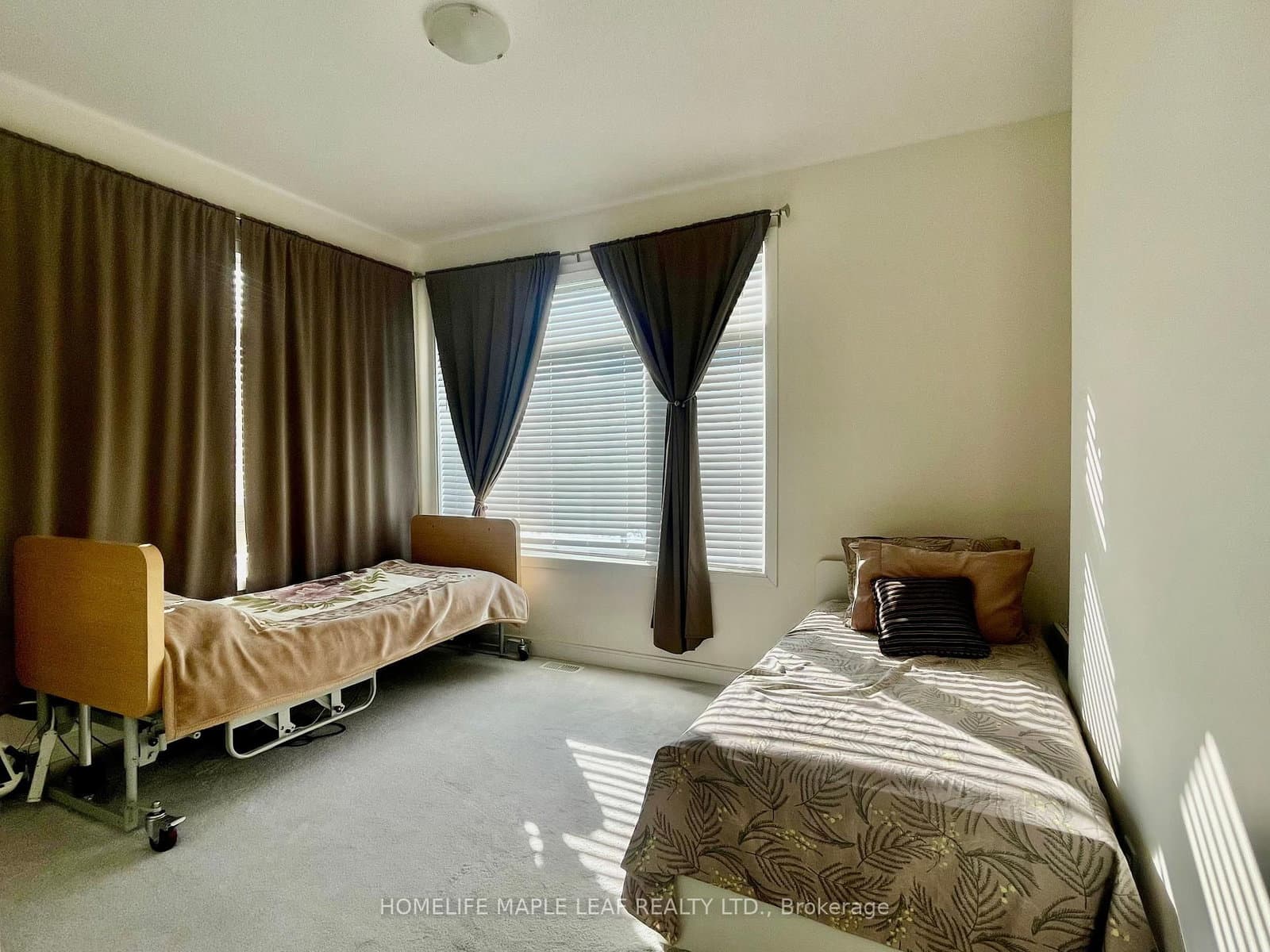 325 Veterans Drive thumbnail 12