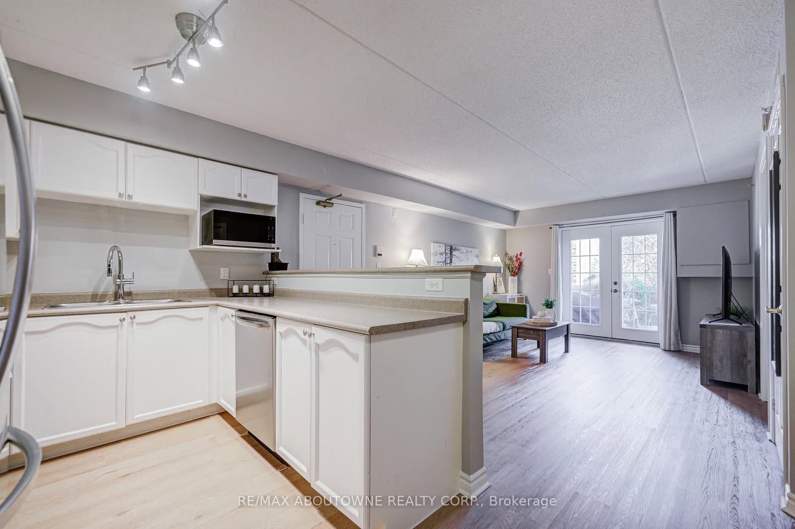 1470 Bishops Gate, Unit 104 thumbnail 11