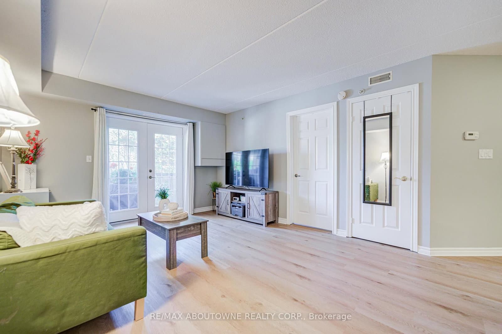 1470 Bishops Gate, Unit 104 thumbnail 2