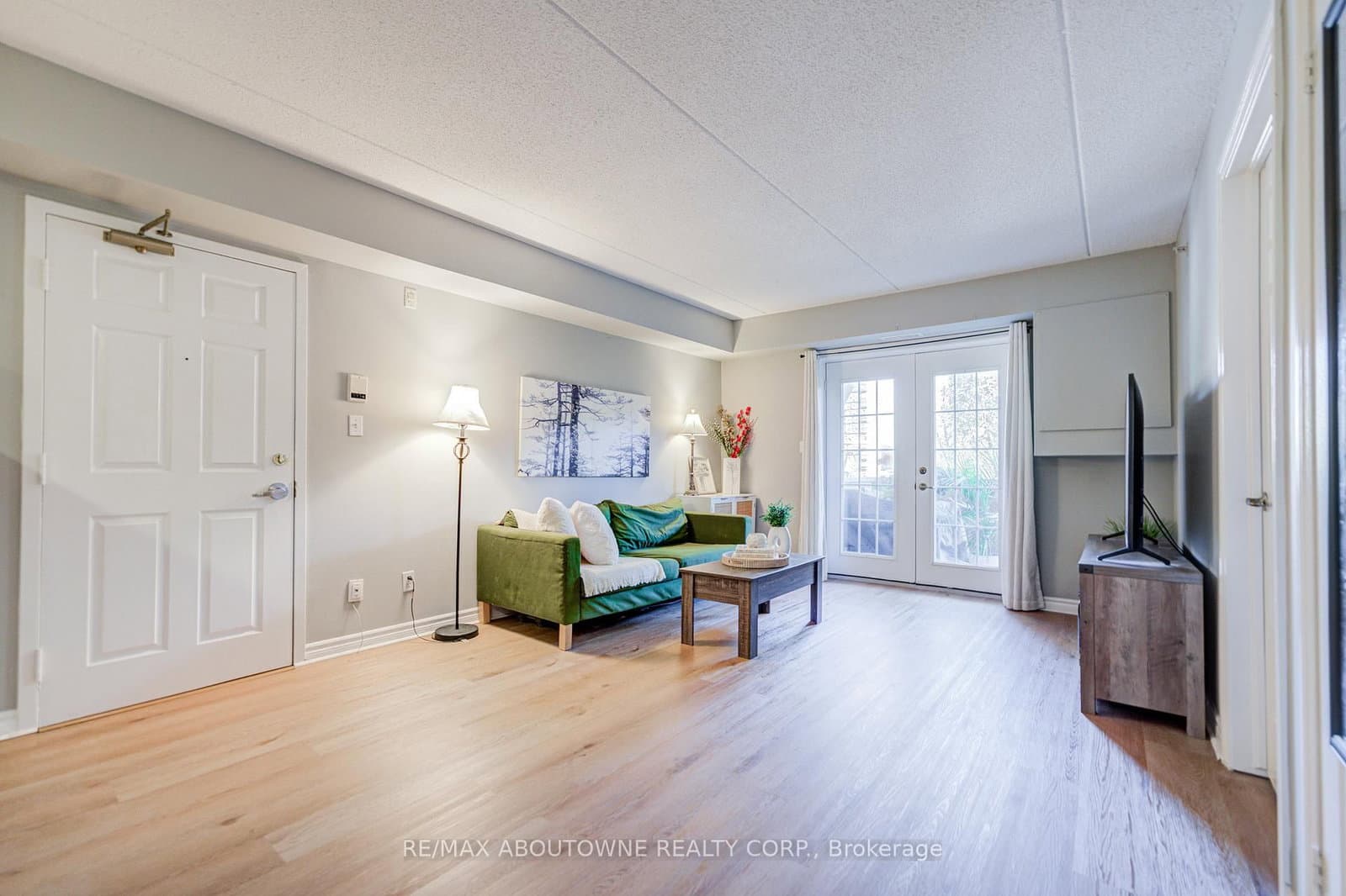 1470 Bishops Gate, Unit 104 thumbnail 4