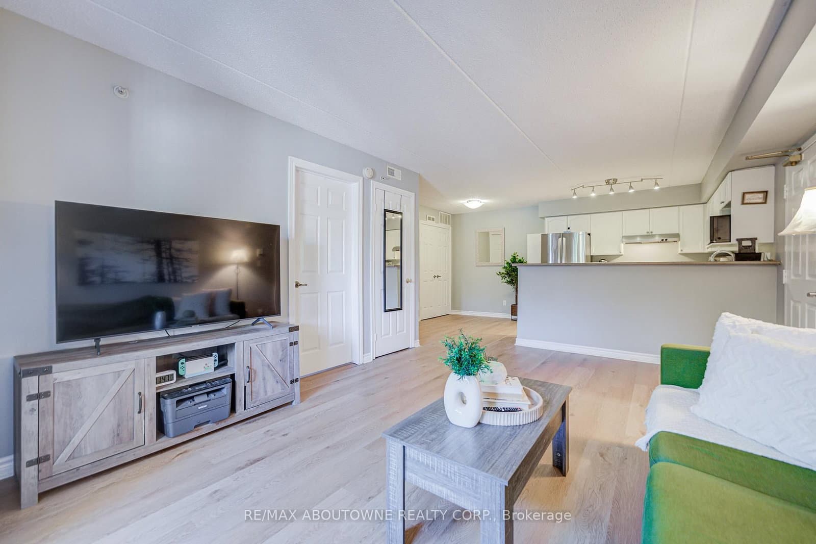1470 Bishops Gate, Unit 104 thumbnail 7