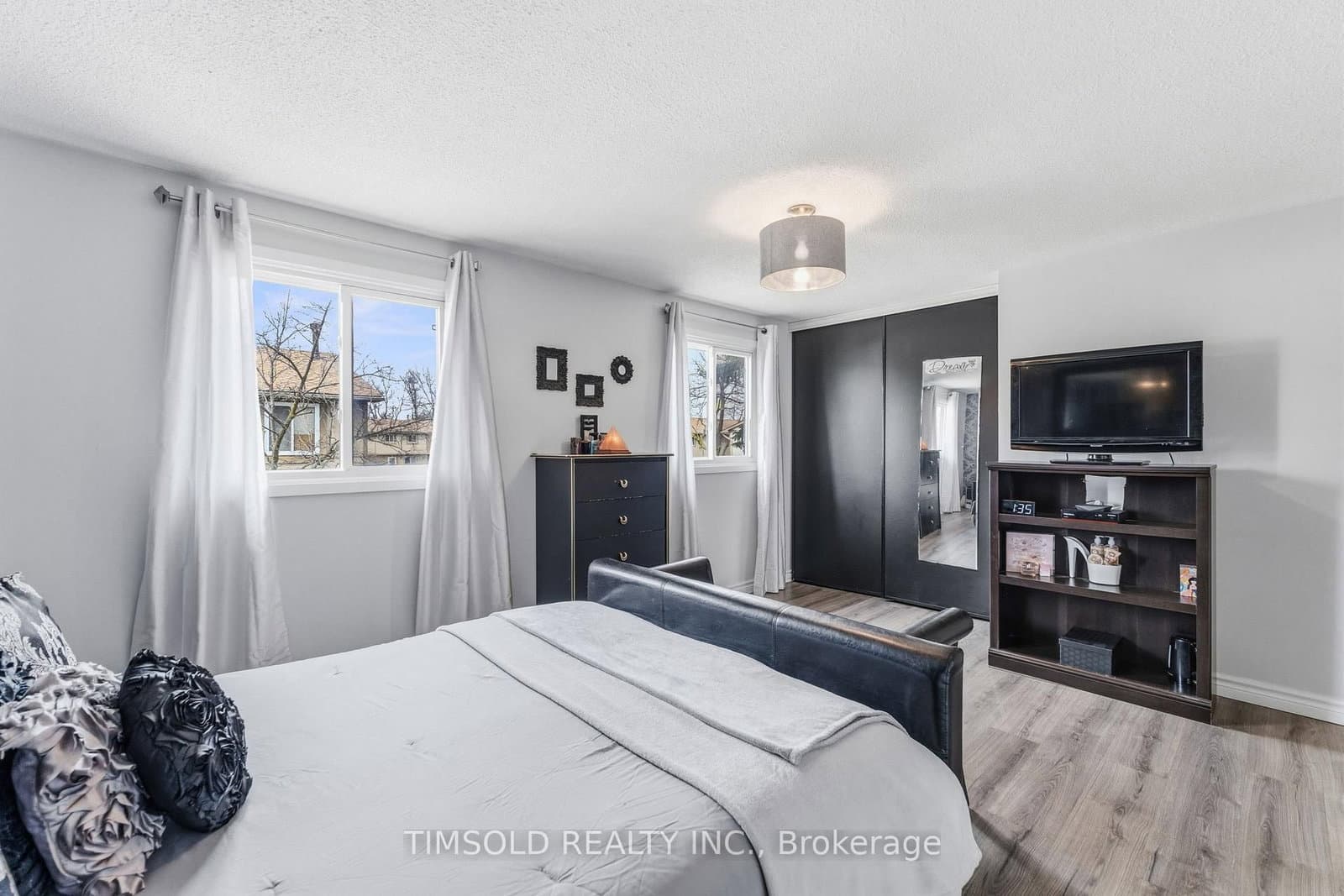 57 Hansen Road N, Unit 29 thumbnail 19