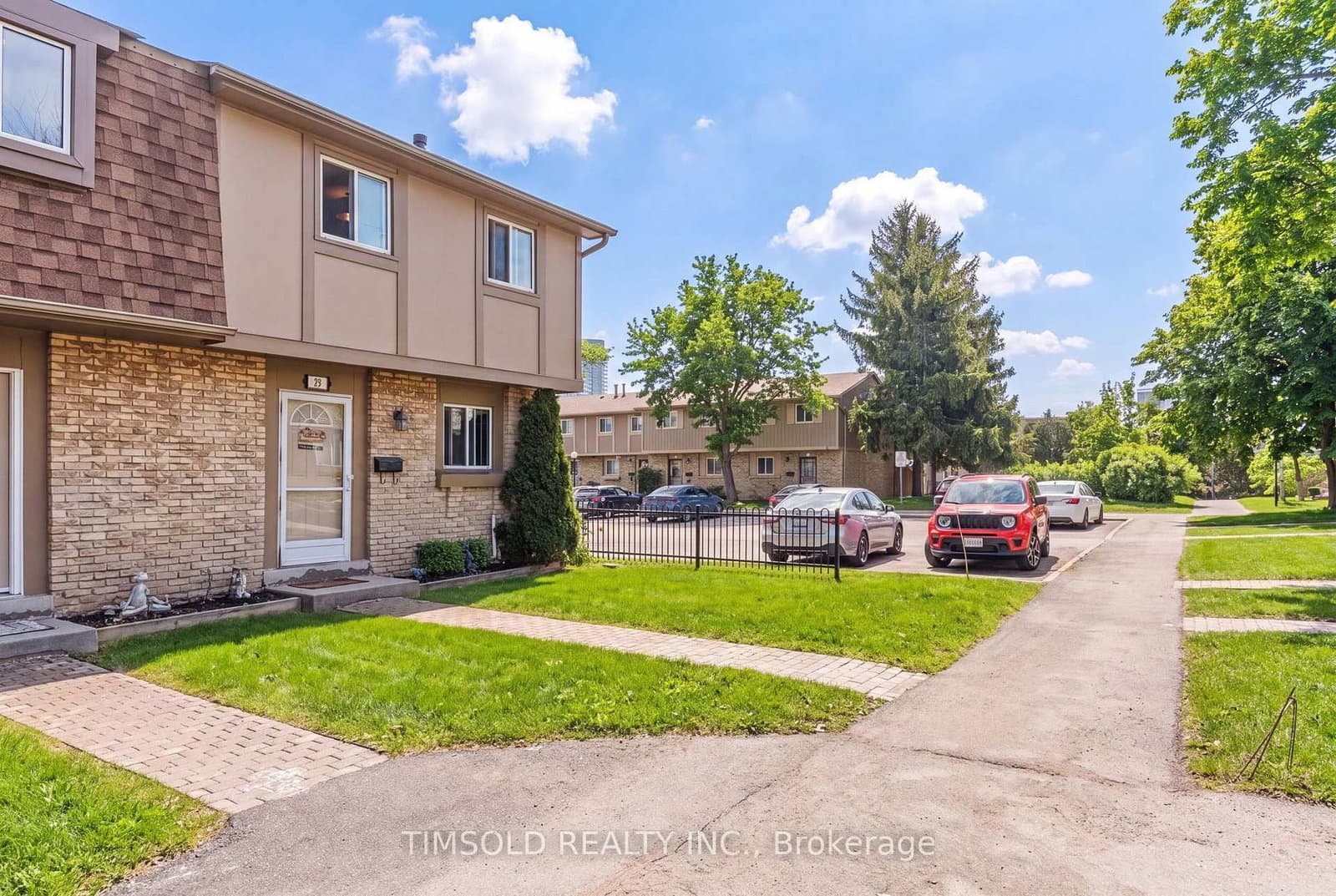 57 Hansen Road N, Unit 29 thumbnail 2