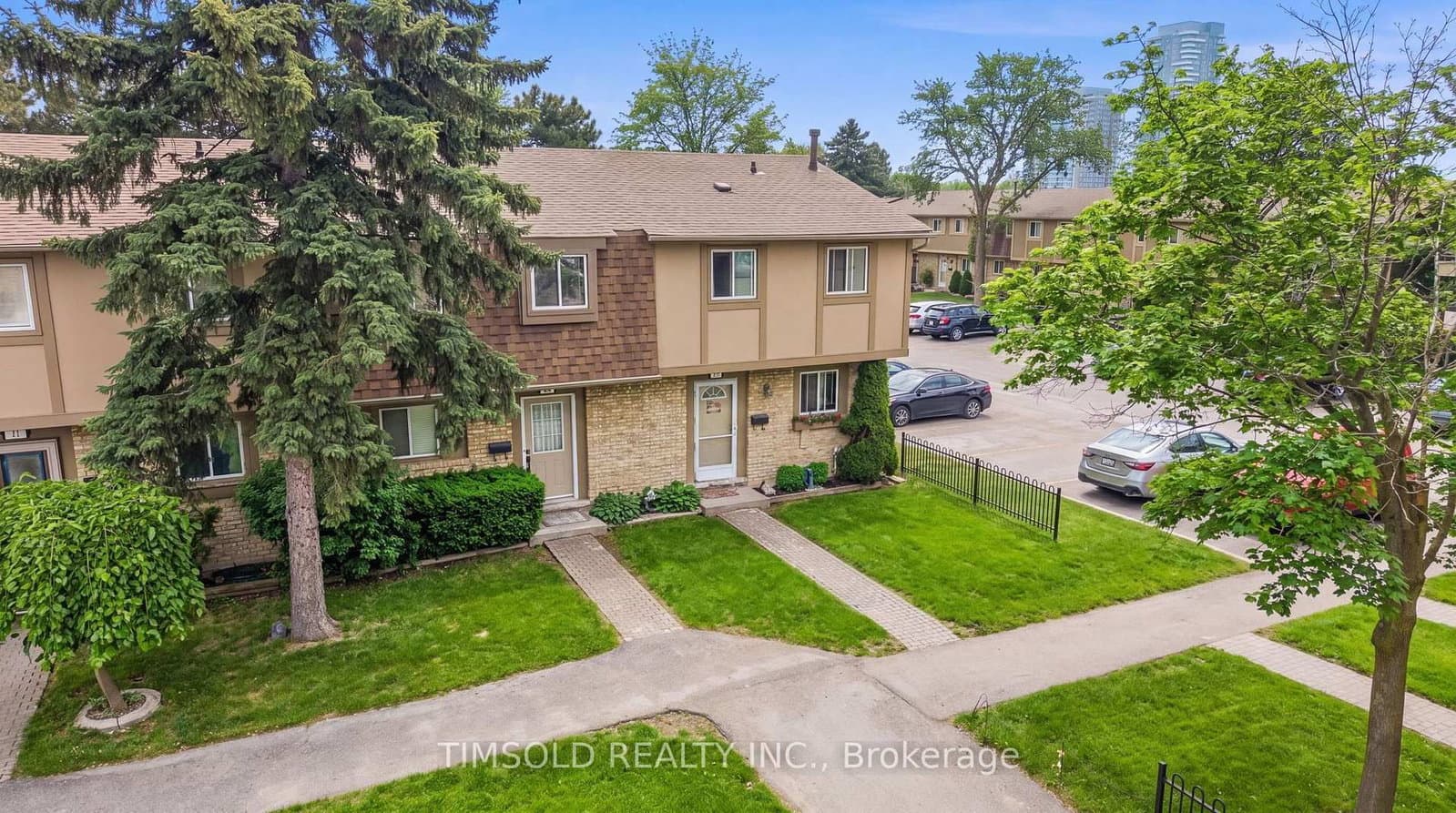 57 Hansen Road N, Unit 29 thumbnail 3